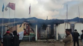 Kantor KPU Papua Pegunungan yang hangus dibakar sekolompok massa/istimewa