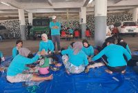 Kajati Papua Dr  Jefferdian saat  melihat langsung proses pemotong hewan kurban.