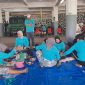 Kajati Papua Dr  Jefferdian saat  melihat langsung proses pemotong hewan kurban.