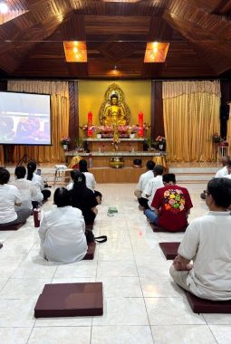 Hening Nusantara Waisak, Bhikkhu Ajak Umat Bangun Perdamaian dari Dalam Diri