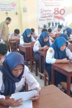 SMP Negeri 9 Jayapura Terapkan Ujian Berbasis CBT untuk Latih Siswa Hadapi AKM