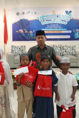 Kemenag Papua Gelar Lebaran Yatim dan Disabilitas, Perkuat Komitmen Pelayanan Inklusif