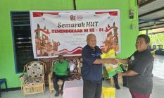 Sambut HUT RI ke-81, Ondoafi Kayu Batu Bantu Mama-Mama UMKM dan Gelar Bakti Sosial