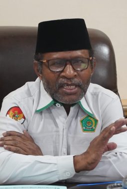 Kemenag Papua Atur Penggunaan HP di Sekolah, Siswa Hanya Boleh Gunakan untuk Keperluan Tertentu