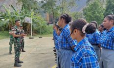 Yonif TP 810/BEM Bekali Siswa SMA Rajawali Hawai Wawasan Kebangsaan dan Disiplin