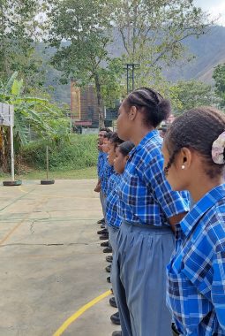 Yonif TP 810/BEM Bekali Siswa SMA Rajawali Hawai Wawasan Kebangsaan dan Disiplin