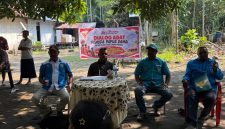 Suasana Dialog Adat Pemuda Damai Papua di Kampung Keder, Distrik Pantai Timur Bagian Barat, Kabupaten Sarmi, dalam rangka menyongsong Hari Sumpah Pemuda. Istimewa.