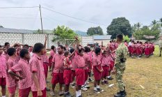 Yonif TP 810/Bemare Perkuat Pendidikan Karakter Siswa SDN Inpres Doyo Lama Lewat Program Arteri
